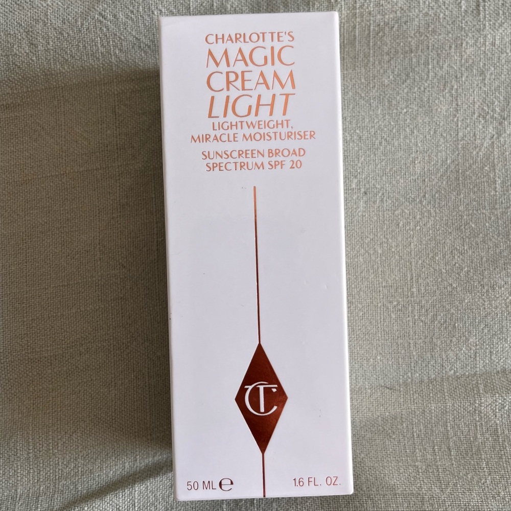 Charlotte Tilbury Magic Cream Light